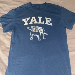 YALE tshirt